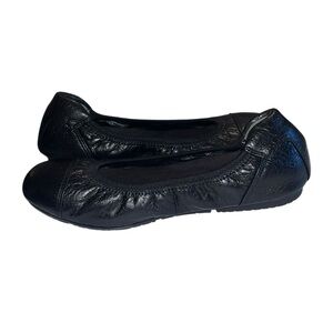 Vionic Black Leather Flats